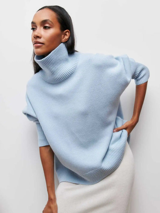 Olivia - Sweater with Turtle Necklace
